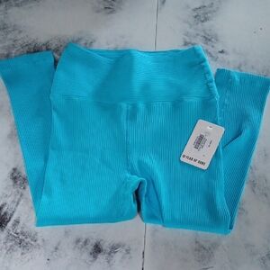 Year of Ours Turquoise Ribbed Capri Leggings Small